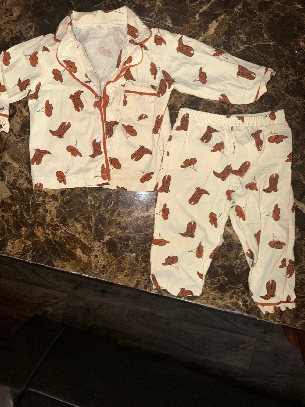 Kids Cream Pajama Set with Brown Hat Print - Cozy Two-Piece Sleepwear